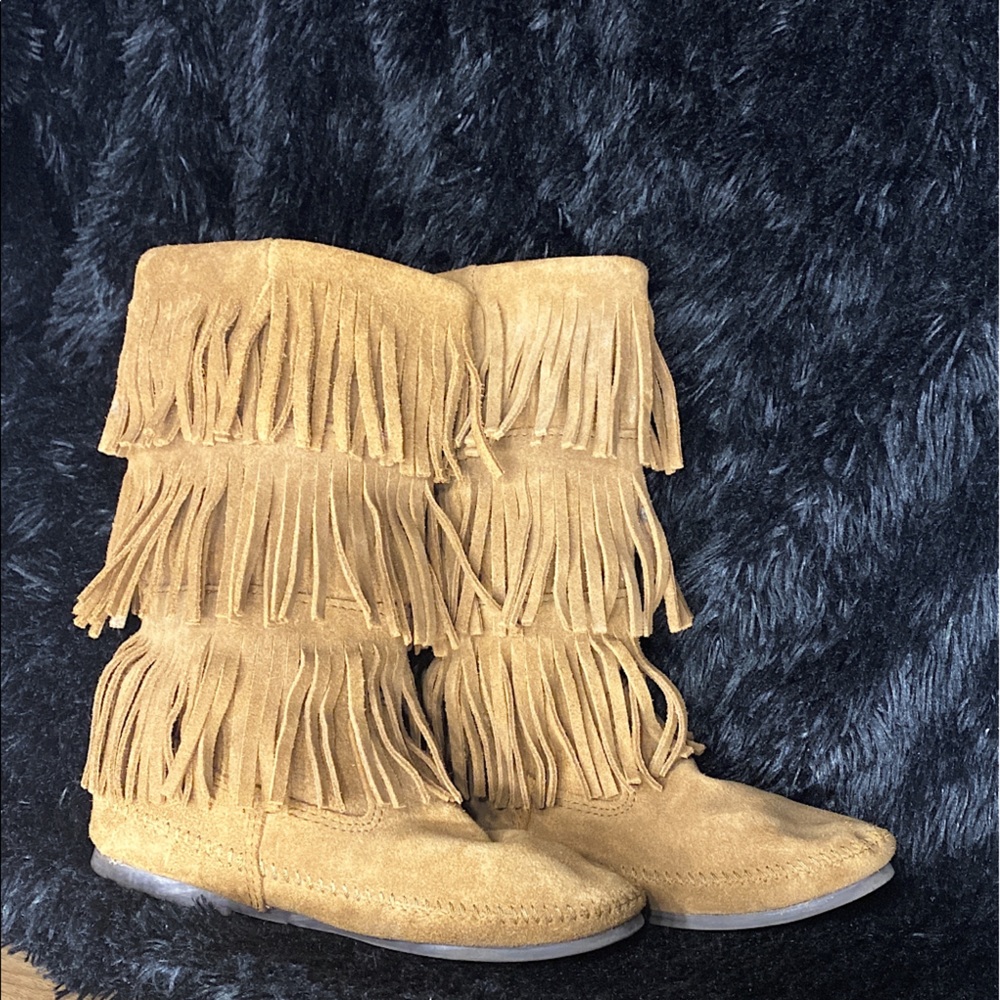 Women’s Minnetonka 3 layer Fringe Boots - Taupe